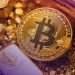 Fiscal Fears Fuel Flight to Bitcoin, Gold as Major Currencies Falter