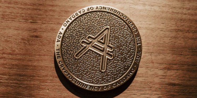 Crypto Market Update: Altcoins Retreat as Bitcoin ETFs See US$2.7B Inflows