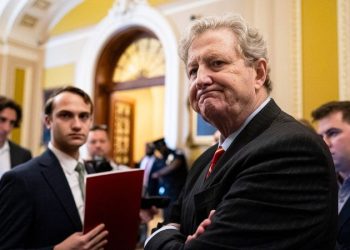 Kennedy urges GOP to restart spending battle amid soaring cost of living, warns against wasting majority