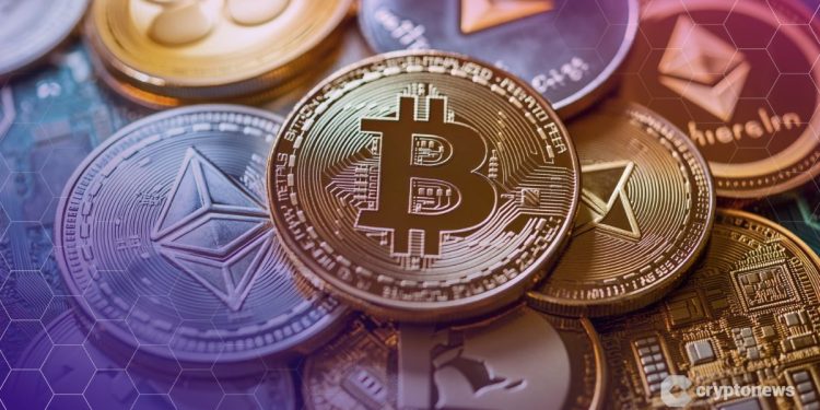 ETF Investors Pull Back From Bitcoin and Ether as Altcoin Funds Buck Trend